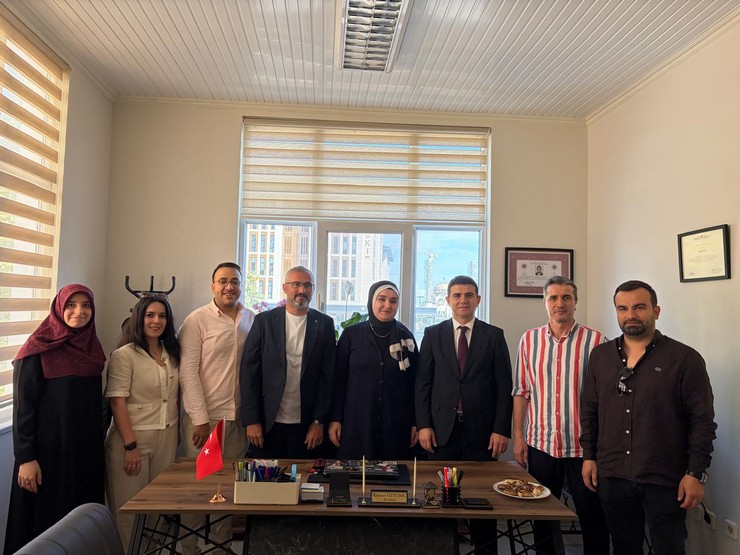 avukat-emine-ozturk-hukuk-burosu-rizede-torenle-hizmete-acildi-1.jpg