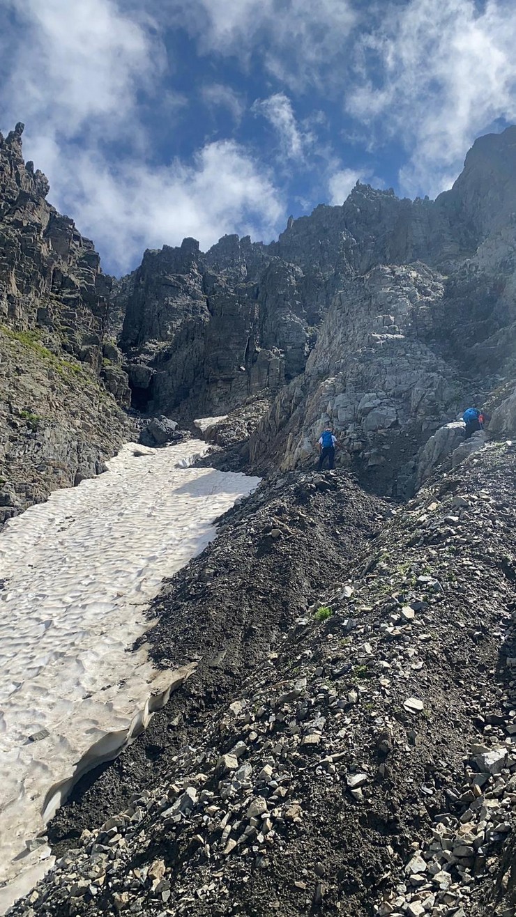 kackar-daglarinda-nefes-kesen-operasyon-3-bin-100-metrede-kaybolan-ingiliz-turist-kurtarildi-1.jpg