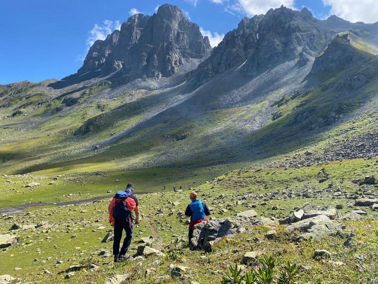 kackar-daglarinda-nefes-kesen-operasyon-3-bin-100-metrede-kaybolan-ingiliz-turist-kurtarildi-2.jpg