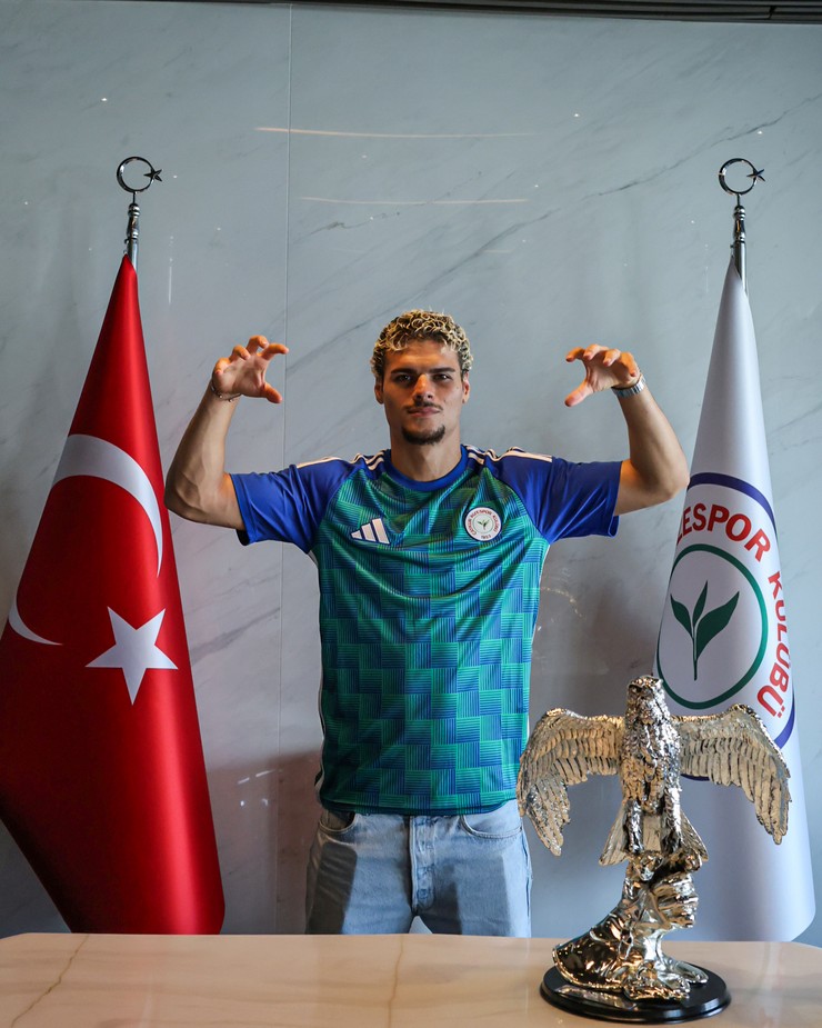 eski-besiktasli-can-bozdogan-caykur-rizespor-ile-sozlesme-imzaladi-3.jpg