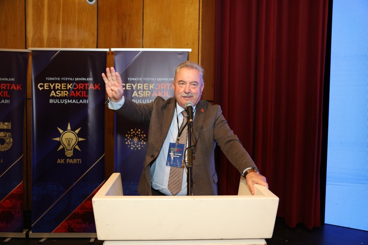 ismail-kahraman-kultur-merkezinde-duzenlenen-turkiye-yuzyili-sehirleri-ceyrek-asir-ortak-akil-bulusmalari-programi-3.jpg