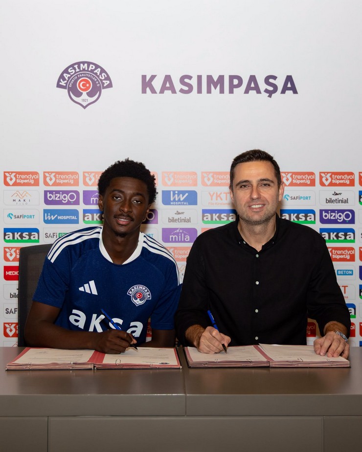 kasimpasa-caykur-rizesporun-eski-oyuncusu-jesurun-rak-sakyiyi-kadrosuna-katti-2.jpg