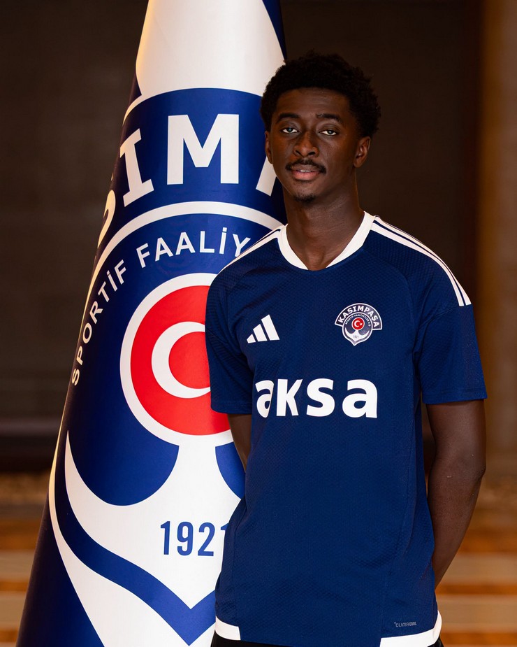 kasimpasa-caykur-rizesporun-eski-oyuncusu-jesurun-rak-sakyiyi-kadrosuna-katti-3.jpg