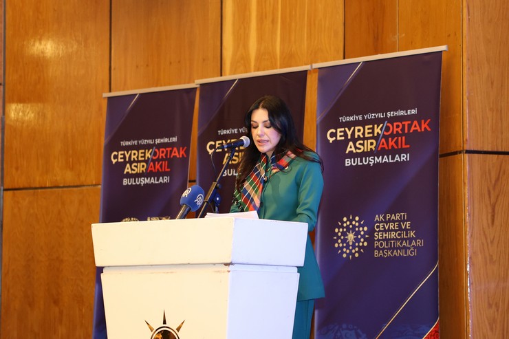 smail-kahraman-kultur-merkezinde-duzenlenen-turkiye-yuzyili-sehirleri-ceyrek-asir-ortak-akil-bulusmalari-programi-10.jpg
