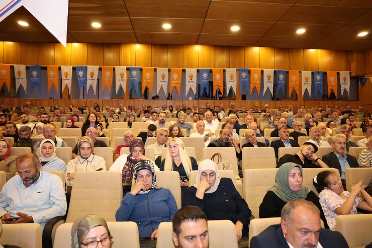 smail-kahraman-kultur-merkezinde-duzenlenen-turkiye-yuzyili-sehirleri-ceyrek-asir-ortak-akil-bulusmalari-programi-11.jpg