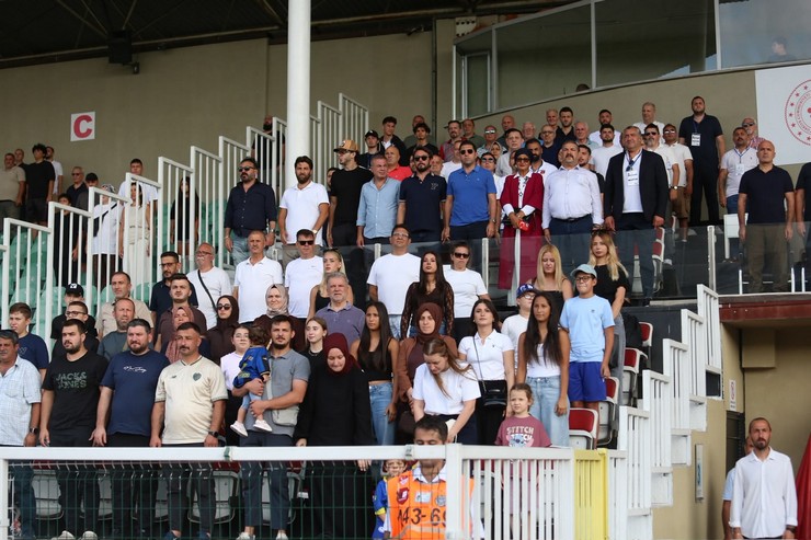 nesine-3-lig-1-grupta-sezonun-ilk-haftasinda-pazarspor-deplasmanda-galata-spor-kulubu-ile-golsuz-berabere-kaldi-5.jpg