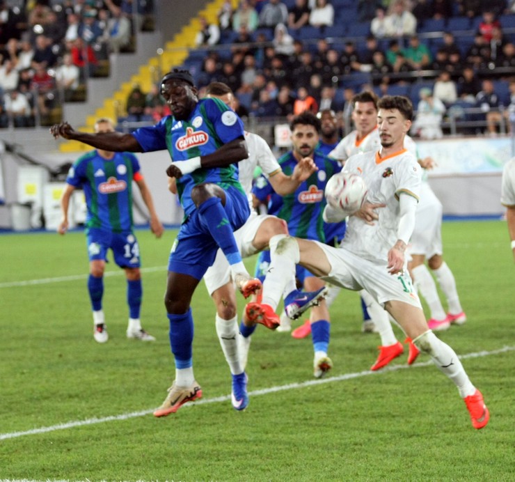 caykur-rizespor-corendon-alanyaspor-6.jpg