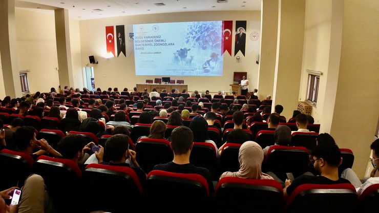 zoonotik-hastaliklar-ve-biyolojik-riskler-rize-bolge-toplantisi-gerceklestirildi-8.jpg
