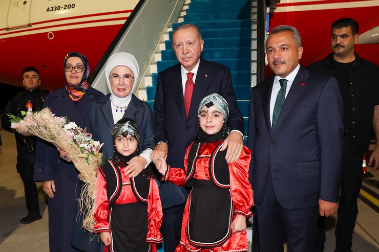 cumhurbaskani-erdogan-ana-ocagi-rizede-2.jpg