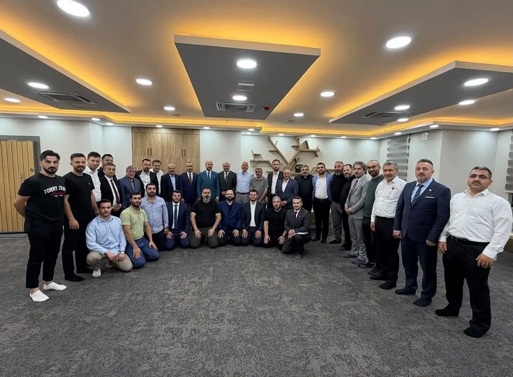 bilal-erdogan-rizede-stk-temsilcileriyle-bir-araya-geldi-2.jpg