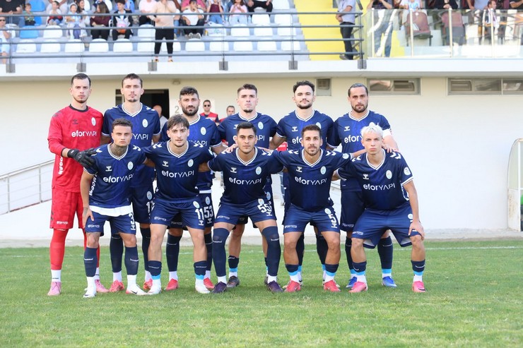 nesine-3-ligde-mucadele-eden-pazarspor-sezonun-ikinci-macinda-taraftari-onunde-inkilap-futbol-spor-kulubunu-4-1-gibi-net-bir-skorla-maglup-ederek-ilk-galibiyetini-aldi-13.jpg