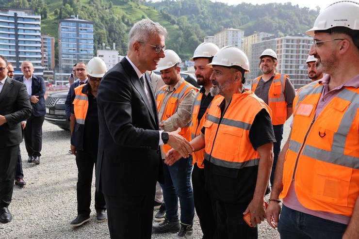 saglik-bakani-prof-dr-kemal-memisoglu-rizede-18.jpg