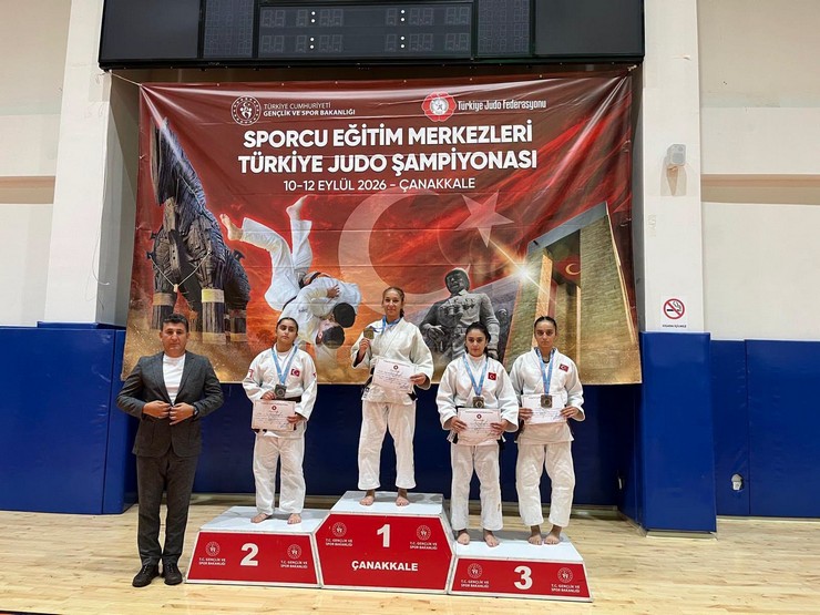 canakkalede-duzenlenen-sporcu-egitim-merkezleri-sem-turkiye-judo-sampiyonasina-rizeli-judocular-damga-vurdu-1.jpg