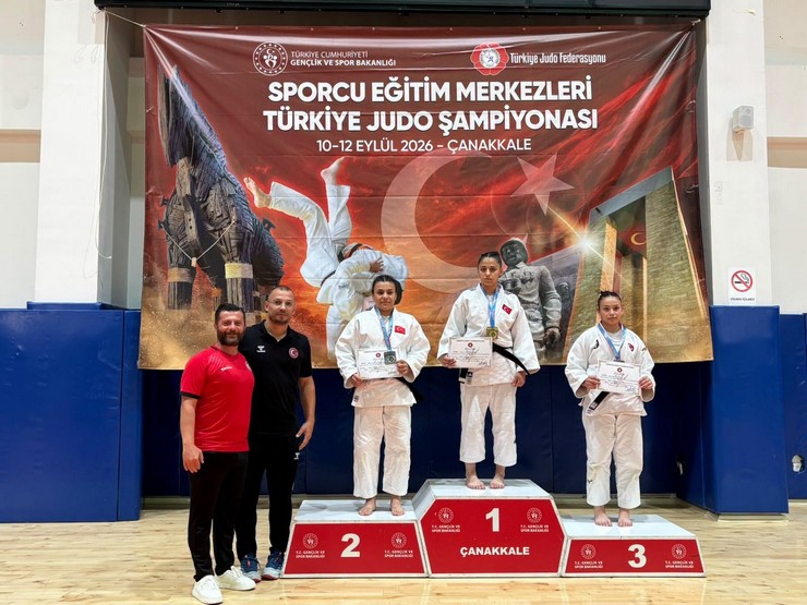canakkalede-duzenlenen-sporcu-egitim-merkezleri-sem-turkiye-judo-sampiyonasina-rizeli-judocular-damga-vurdu-2.jpg