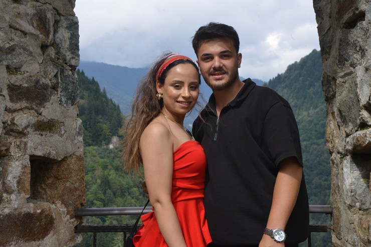 dogu-karadenizin-turizm-merkezlerinden-rize-klasik-deniz-kum-ve-gunes-uclusune-alternatif-arayan-yeni-evli-ciftlerin-balayi-rotasi-haline-geldi-9.jpg