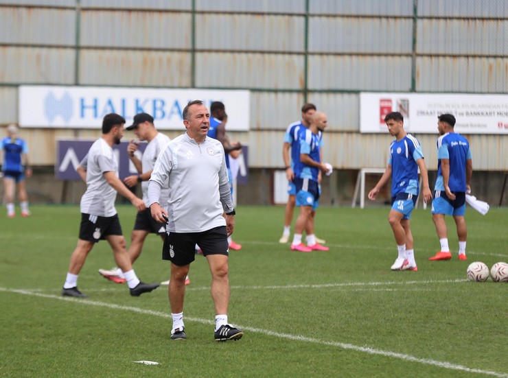 caykur-rizesporlu-sowedan-gol-beklentisi-yorumu-10.jpg