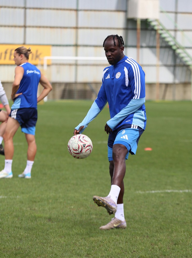 caykur-rizesporlu-sowedan-gol-beklentisi-yorumu-6.jpg