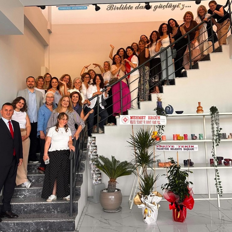 cilgin-caydanliklar-cayin-anavatani-rizede-sergilenecek-6.jpg