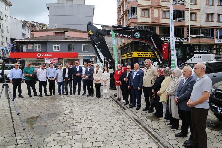 cayeli-belediyesi-arac-filosunu-guclendirdi-6.jpg