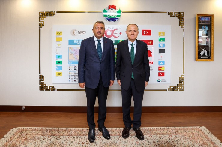 emniyet-genel-mudurlugu-personel-baskanligi-gorevine-atanan-rize-il-emniyet-muduru-murat-turesin-kentteki-gorev-suresinin-tamamlanmasinin-ardindan-rize-valisi-ihsan-selim-baydasa-veda-ziyareti.jpg