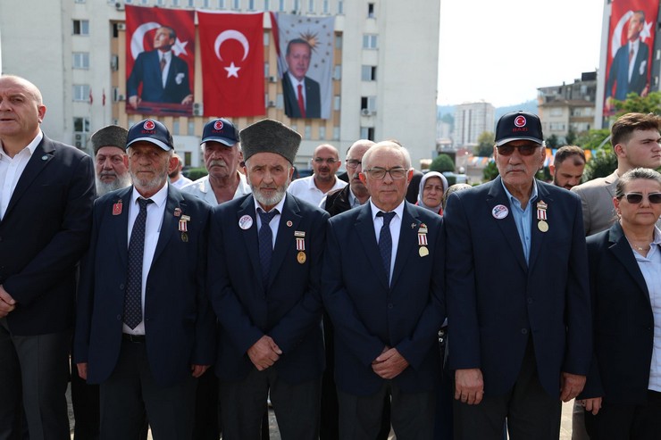 rizede-ertelenen-gaziler-gunu-toreni-gururla-gerceklestirildi-9.jpg