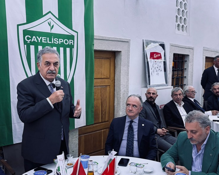 istanbulda-duzenlenen-gorkemli-vefa-ve-destek-gecesi-cayelili-burokratlari-is-dunyasinin-onde-gelen-isimlerini-ve-spor-camiasini-ayni-cati-altinda-bulusturdu-3.jpg