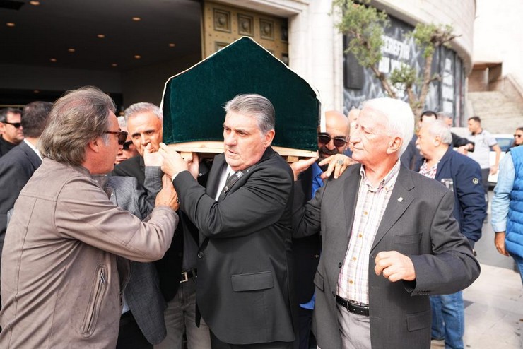 vefat-eden-rizeli-is-insani-eski-besiktas-yonetim-kurulu-ve-divan-kurulu-uyesi-metin-keceli-icin-tupras-stadyumunda-toren-duzenlendi-3.jpg
