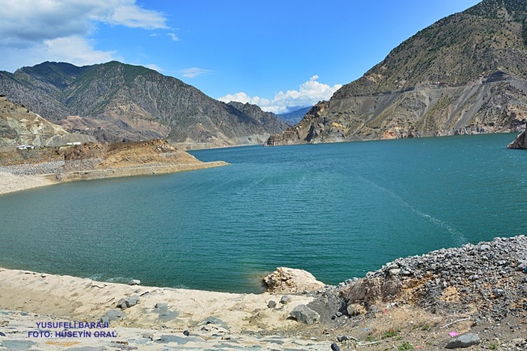 bursada-yasayan-artvinli-doga-tutkunu-gezgin-ve-fotograf-sanatcisi-huseyin-oral-16-yildir-biriktirdigi-binlerce-meyve-ve-agac-tohumunu-1281-kilometre-uzakliktaki-memleketi-artvine-tasiyarak-to-20.jpg