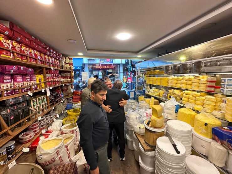 rizenin-iyidere-ve-pazar-ilcelerinde-meydana-gelen-sel-felaketinin-ardindan-yeniden-refah-partisi-heyeti-bolgedeki-esnaf-ve-vatandaslarla-bir-araya-gelerek-incelemelerde-bulundu-13.jpg
