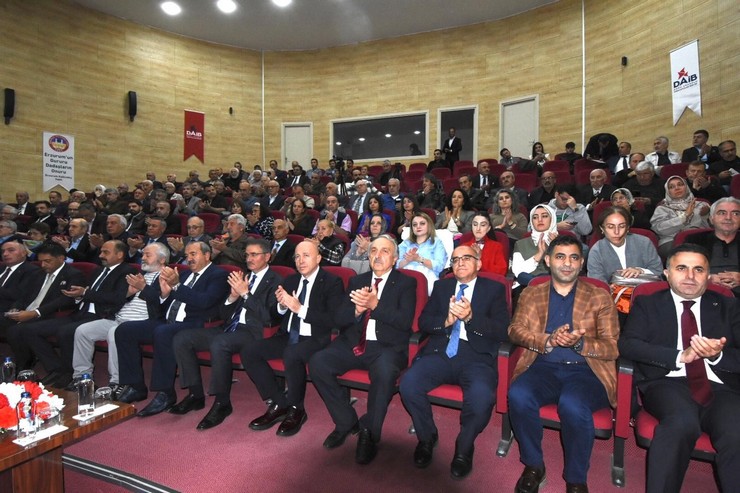 erzurumda-30-sultan-sekisi-toplantisinda-zengezur-koridorunun-onemi-ele-alindi-15.jpg