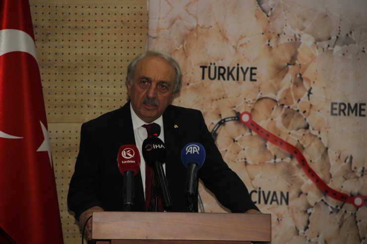 erzurumda-30-sultan-sekisi-toplantisinda-zengezur-koridorunun-onemi-ele-alindi-2.jpg