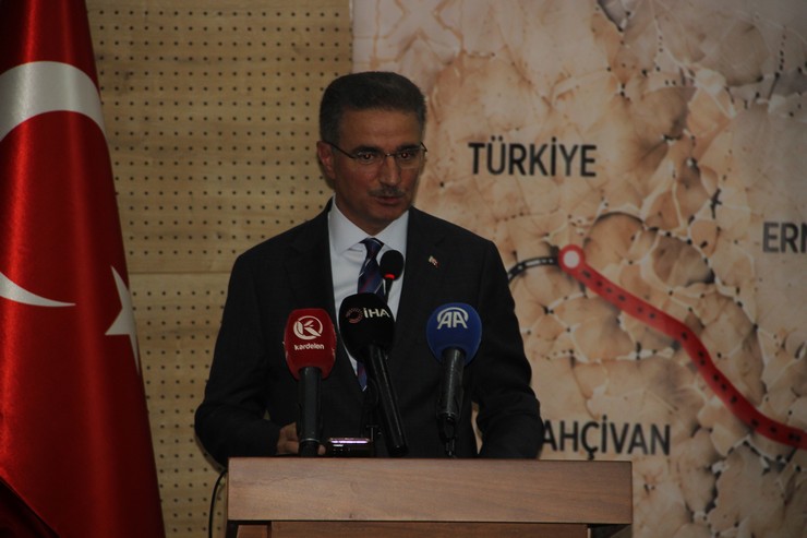 erzurumda-30-sultan-sekisi-toplantisinda-zengezur-koridorunun-onemi-ele-alindi-5.jpg