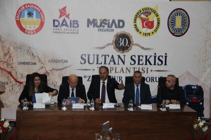 erzurumda-30-sultan-sekisi-toplantisinda-zengezur-koridorunun-onemi-ele-alindi-6.jpg