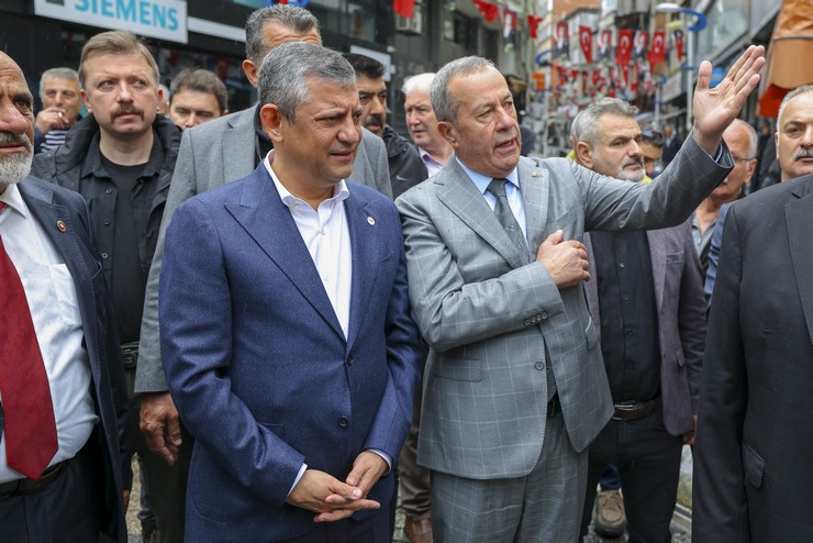 ozgur-ozel-rizede-esnafla-bir-araya-geldi-2.jpg