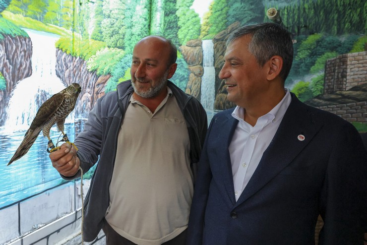 ozgur-ozel-rizede-esnafla-bir-araya-geldi-3.jpg