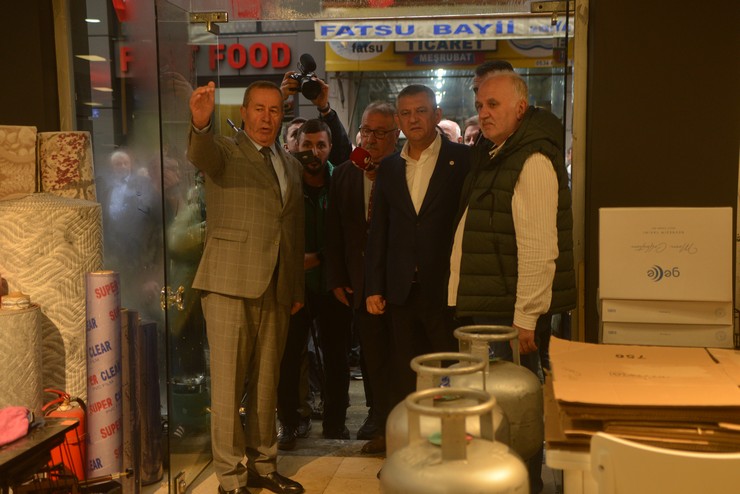 ozgur-ozel-rizede-esnafla-bir-araya-geldi-7.jpg