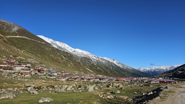 kackar-daglarinda-iki-mevsim-bir-arada-yasaniyor-5.jpg