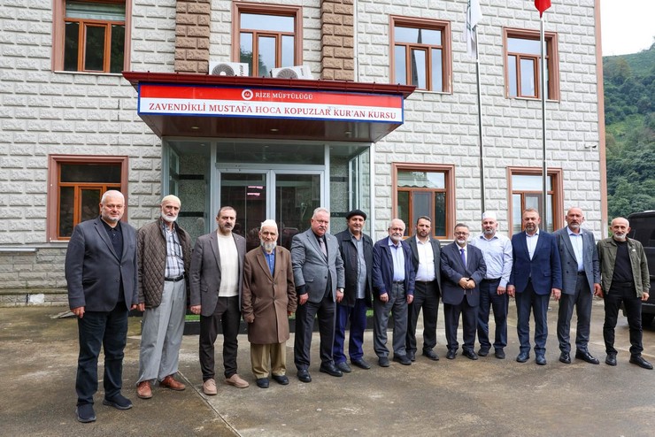 ak-parti-rize-il-teskilatindan-zavendikli-mustafa-hoca-kuran-kursuna-ziyaret-1.jpg