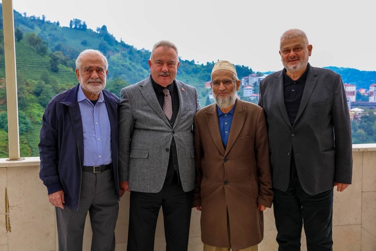 ak-parti-rize-il-teskilatindan-zavendikli-mustafa-hoca-kuran-kursuna-ziyaret-11.jpg