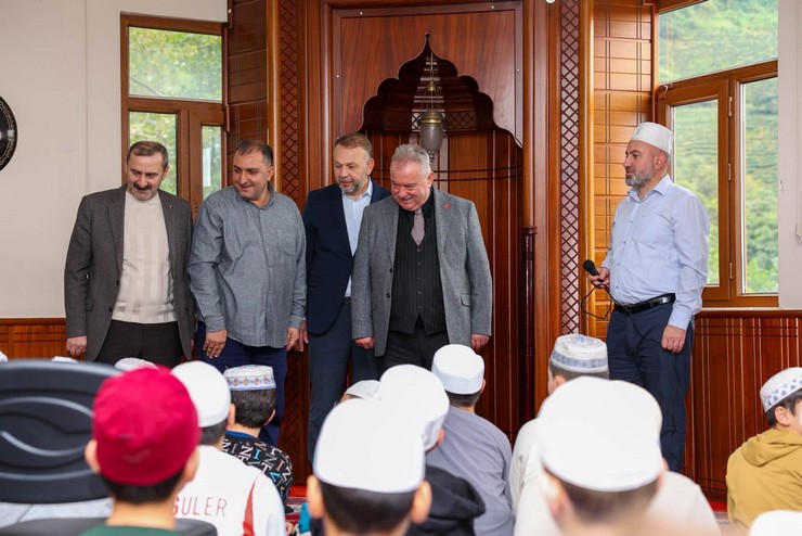 ak-parti-rize-il-teskilatindan-zavendikli-mustafa-hoca-kuran-kursuna-ziyaret-12.jpg