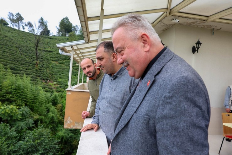ak-parti-rize-il-teskilatindan-zavendikli-mustafa-hoca-kuran-kursuna-ziyaret-5.jpg