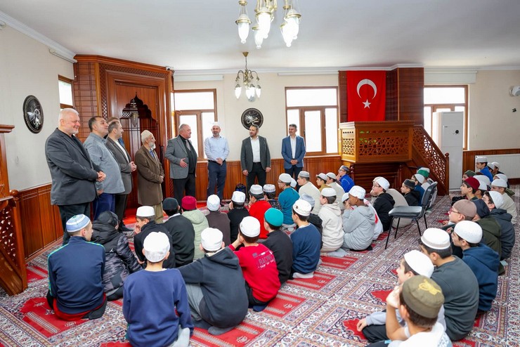 ak-parti-rize-il-teskilatindan-zavendikli-mustafa-hoca-kuran-kursuna-ziyaret-8.jpg