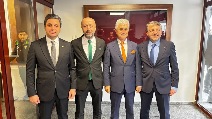 rize-ticaret-ve-sanayi-odasi-rtso-organ-secimleri-ismail-kahraman-kultur-merkezinde-saat-09-00-itibariyla-baslayan-oy-verme-islemleriyle-basladi-10.jpg