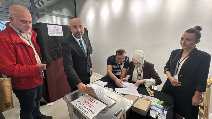 rize-ticaret-ve-sanayi-odasi-rtso-organ-secimleri-ismail-kahraman-kultur-merkezinde-saat-09-00-itibariyla-baslayan-oy-verme-islemleriyle-basladi-4.jpg