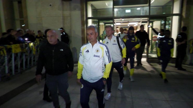 fenerbahce-caykur-rizespor-karsilasmasi-icin-rizeye-geldi-10.jpg