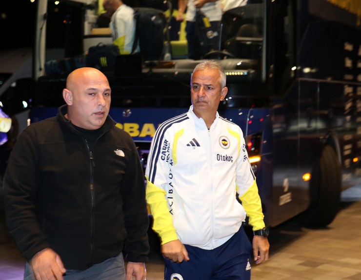 fenerbahce-caykur-rizespor-karsilasmasi-icin-rizeye-geldi-4-001.jpg