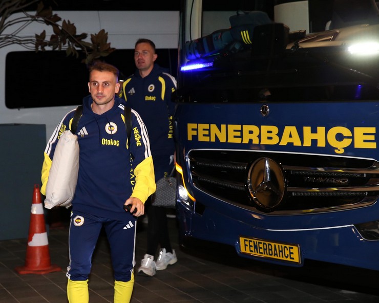 fenerbahce-caykur-rizespor-karsilasmasi-icin-rizeye-geldi-8-001.jpg