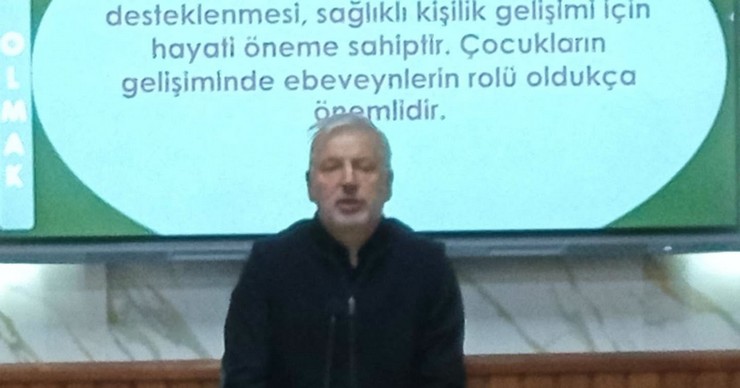 rizede-aile-ici-iletisimin-guclendirilmesi-ve-bilincli-babalik-anlayisinin-gelistirilmesi-amaciyla-il-muftulugu-tarafindan-duzenlenen-baba-okulu-seminerlerinin-ikincisi-basladi-1.jpg