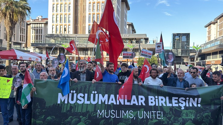 rizede-israilin-gazzede-uyguladigi-soykirim-protesto-edildi-5.jpg