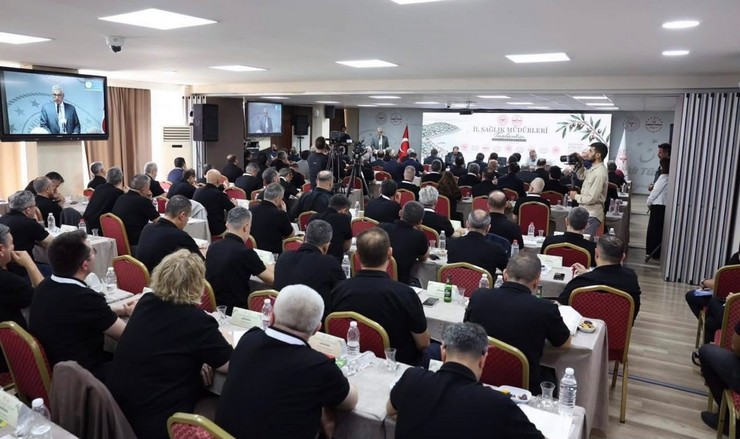 saglik-bakani-prof-dr-kemal-memisoglunun-baskanliginda-duzenlenen-il-saglik-mudurleri-toplantisina-81-ilin-saglik-mudurleri-ve-bakanlik-burokratlari-katildi-3.jpg